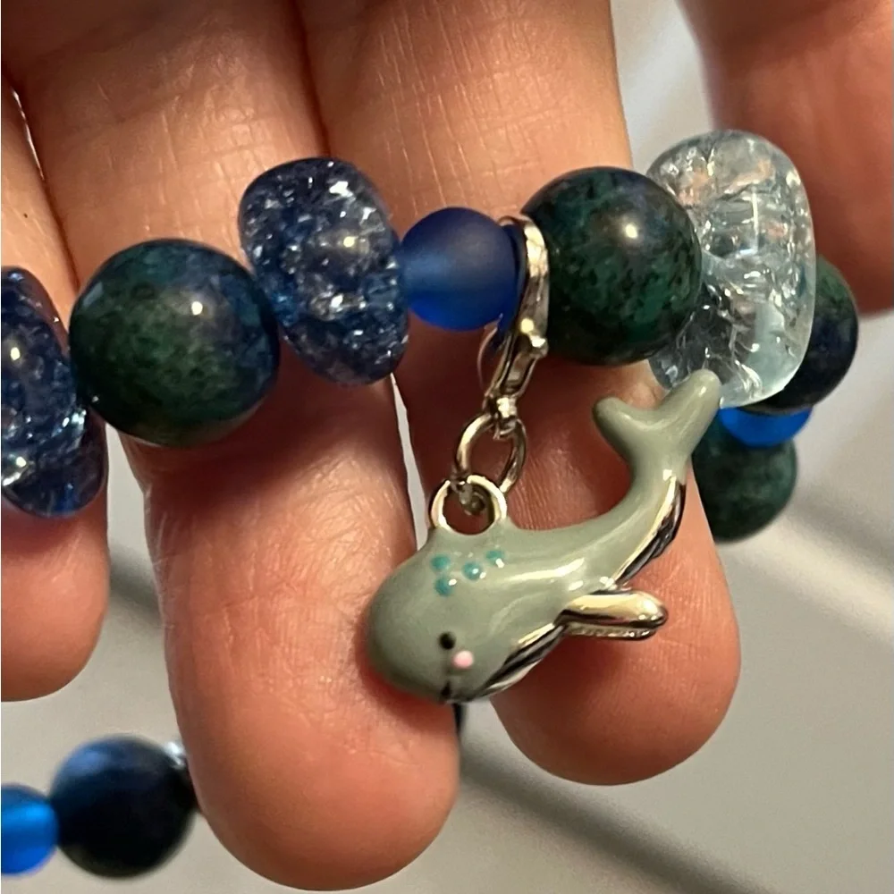 Blue Beaded Stretch Bracelet with Whale Charm - Picture 5 of 9